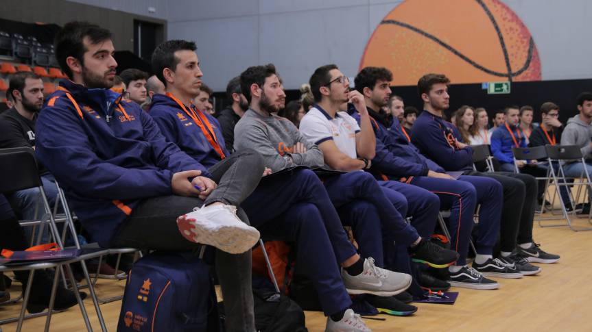 Las jornadas de formación de la Cátedra de Baloncesto arrancan con Jesús Ramírez como protagonista