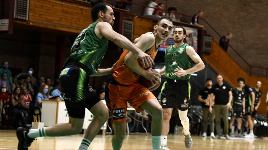 Valencia Basket acaricia la LEB Oro y cierra un año histórico (83-74)