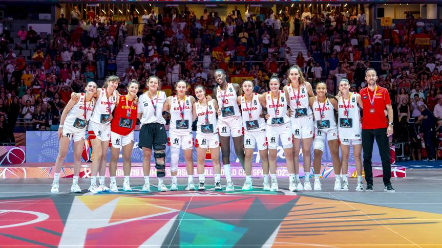 Awa Fam, Elena Buenavida i Alicia Flórez, plata en el Mundial U19F