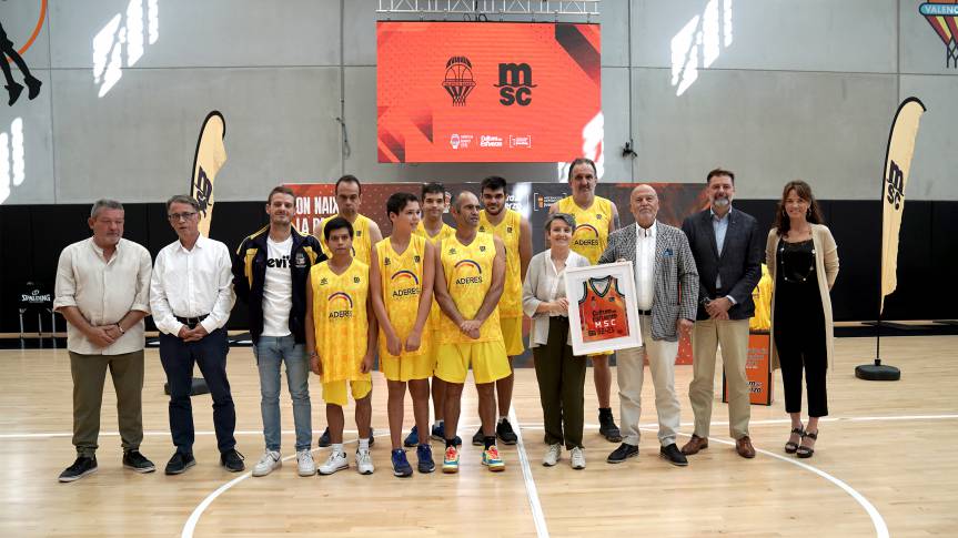Adapted basketball festival in L'Alqueria with the regional finals