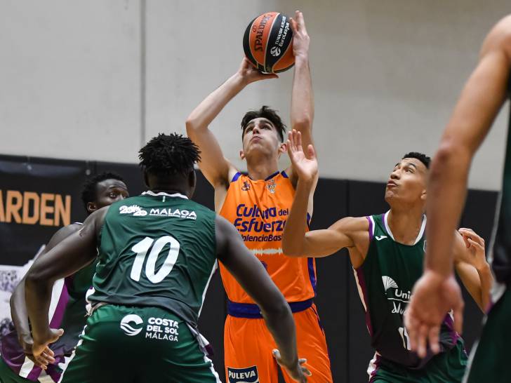 Valencia Basket frega la gesta però cau davant d'Unicaja i lluitarà per ser tercer (58-60)