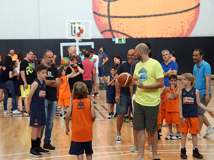 L'Alqueria del Basket launches a new activity for their players' parents