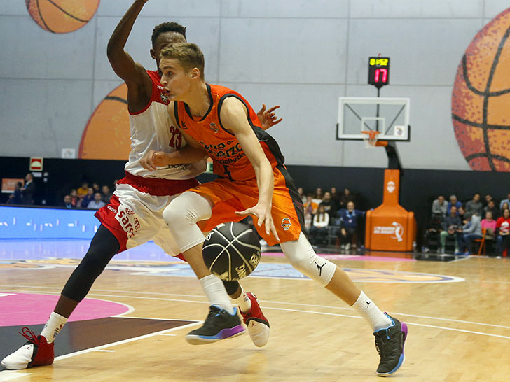 Valencia Basket wins in its first game