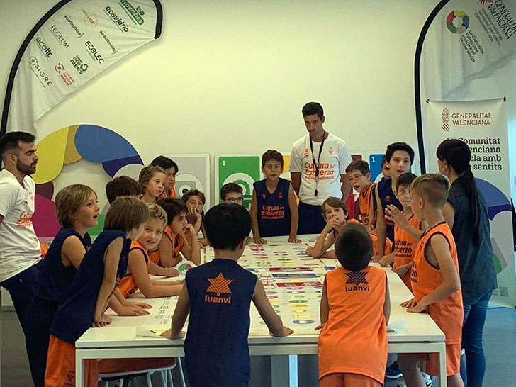L’Alqueria del Basket, in the environmental education campaign Recycle with the Five Senses