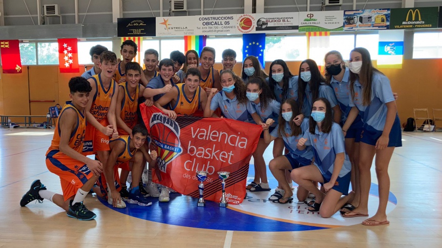 Els infantils masculí i femení, campions del Torneig Nord a Peralada