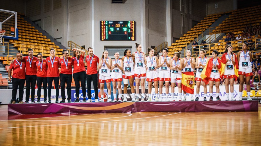 Noa Djiu Morro, Elena Buenavida and Alicia Flórez, silver medal in the FIBA U18 Women's European Championship