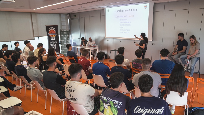 More Than 70 Participants Attend the II UCV - Valencia Basket Sports Physiotherapy Update Conference