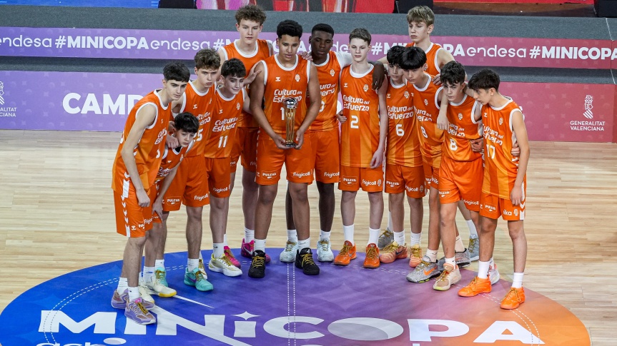 Historic silver medal at the Minicopa Endesa at the Roig Arena! (77-93)