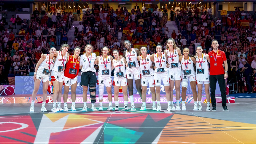 Awa Fam, Elena Buenavida y Alicia Flórez, plata en el Mundial U19F