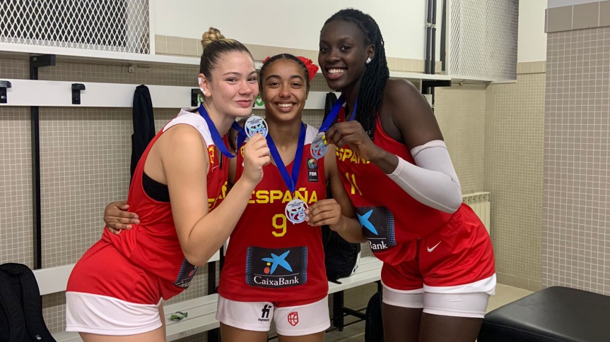 Awa Fam, Lucia Rivas and Mirembe Twehamye, U16W European runners-up