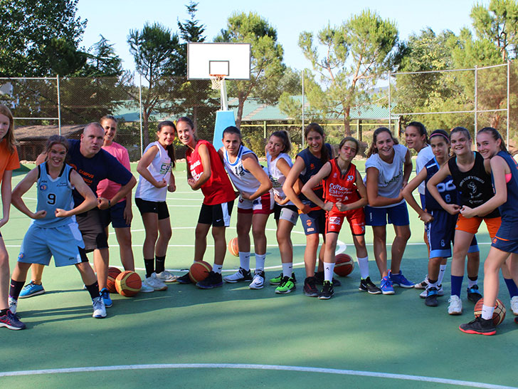 The inscription for the 30th Summe Camp of Valencia Basket is open