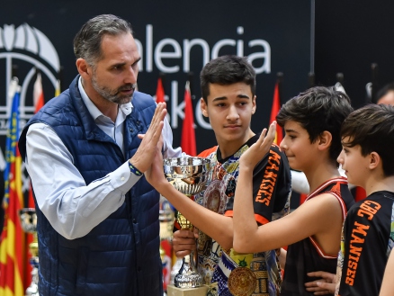Slide-2 Valencia Basket Cup